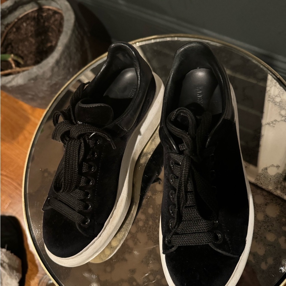 Alexander McQueen Black and White Sneakers - Picture 2 of 10